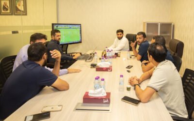 رئيس لجنة الحكام الرئيسية ومدير دائرة التحكيم في زيارة لضمك