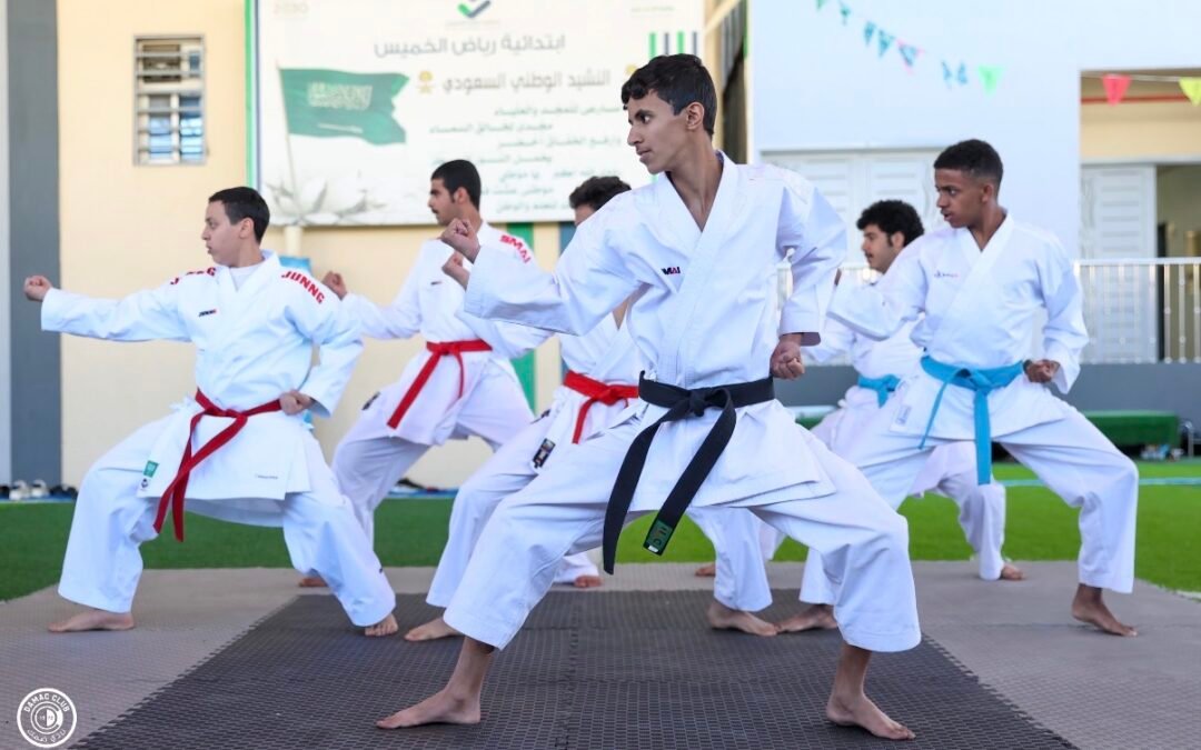 ضمك يقدّم تمارين كاراتيه لطلاب تعليم عسير
