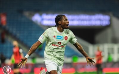 فارس الجنوب يتألق بثلاثية أمام الرياض