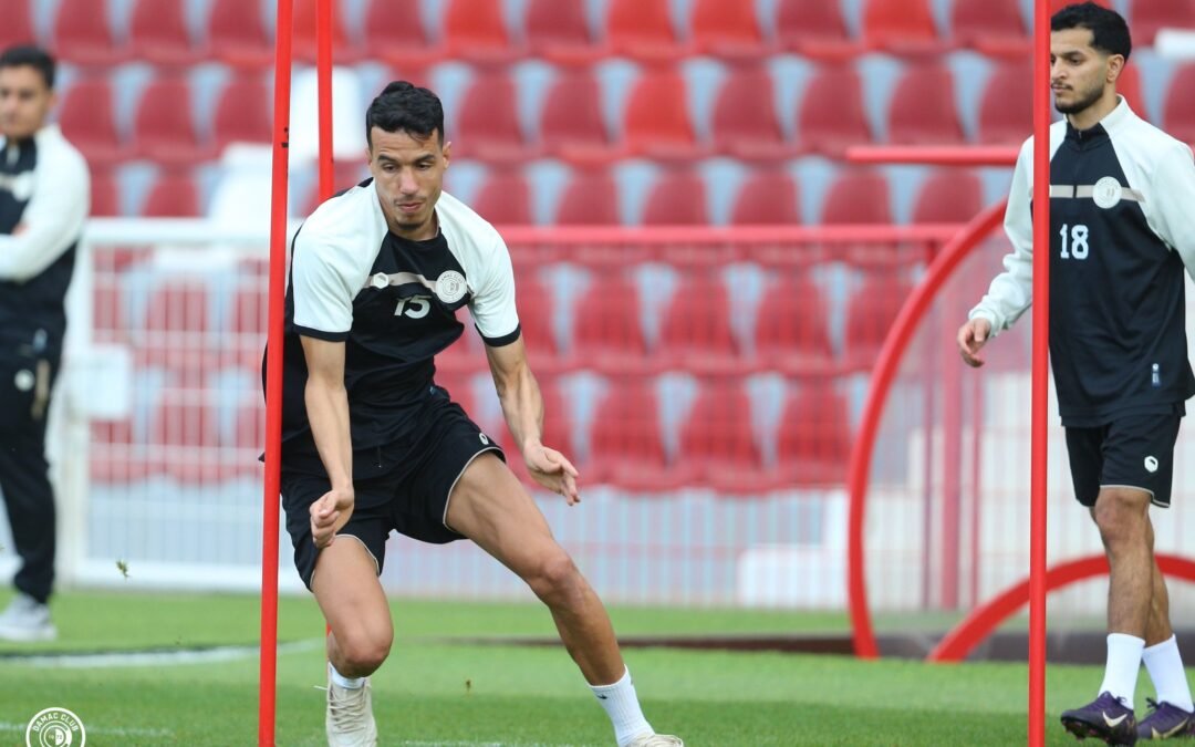 ضمك يختتم تحضيراته للأهلي ويغادر إلى جدة