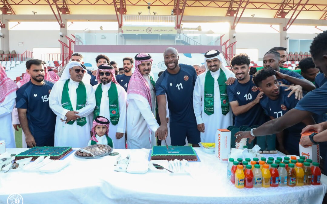 وسط أجواء مميزة.. ضمك يحتفي باليوم الوطني
